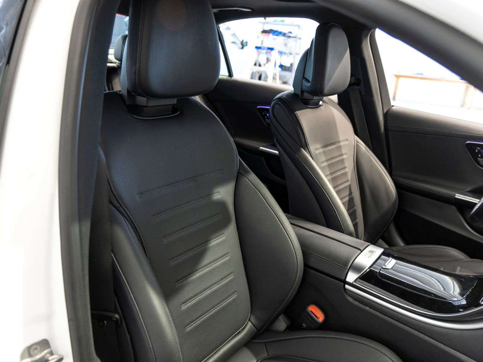 Used 2024 Mercedes-Benz C 300 Sedan image 27