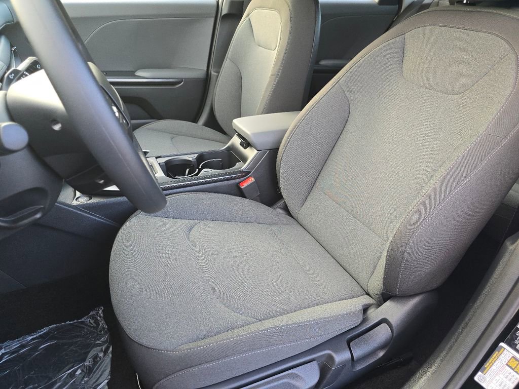 New 2025 Kia K4 LX image 19