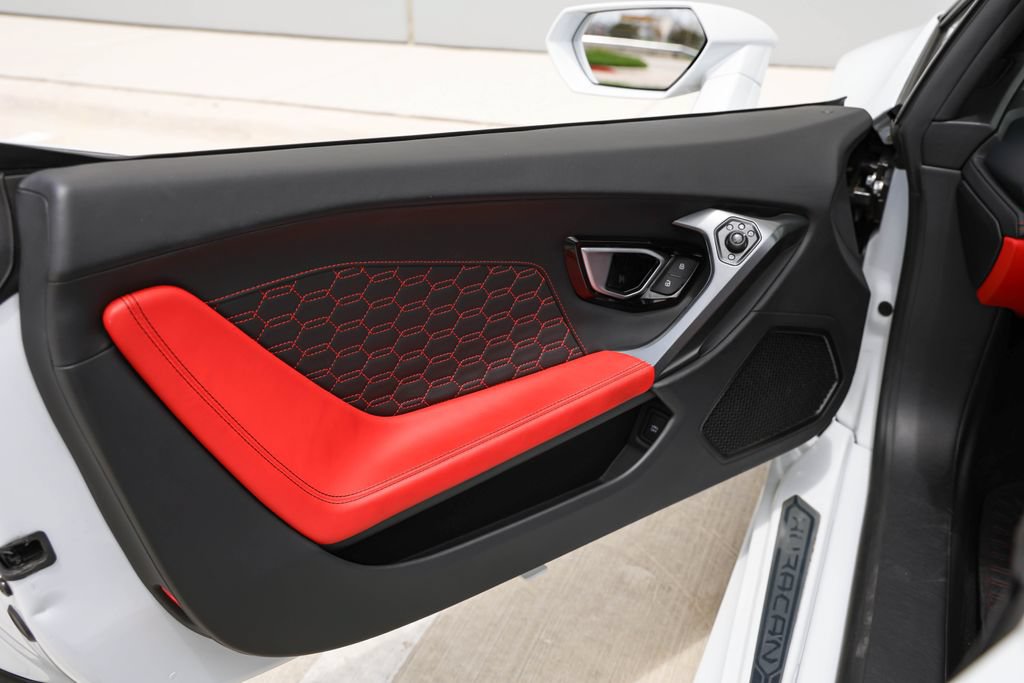 Used 2019 Lamborghini Huracan LP 580-2 RWD image 19