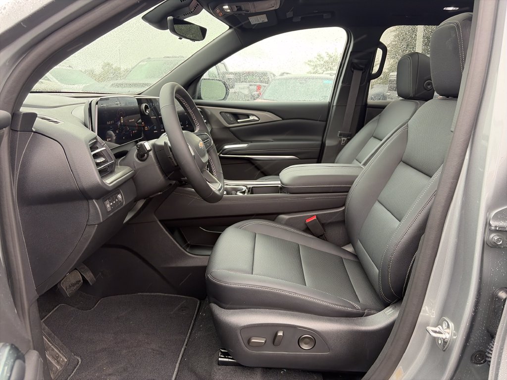New 2027 Chevrolet Traverse LT w/ Driver Confidence Package AWD/4WD image 16