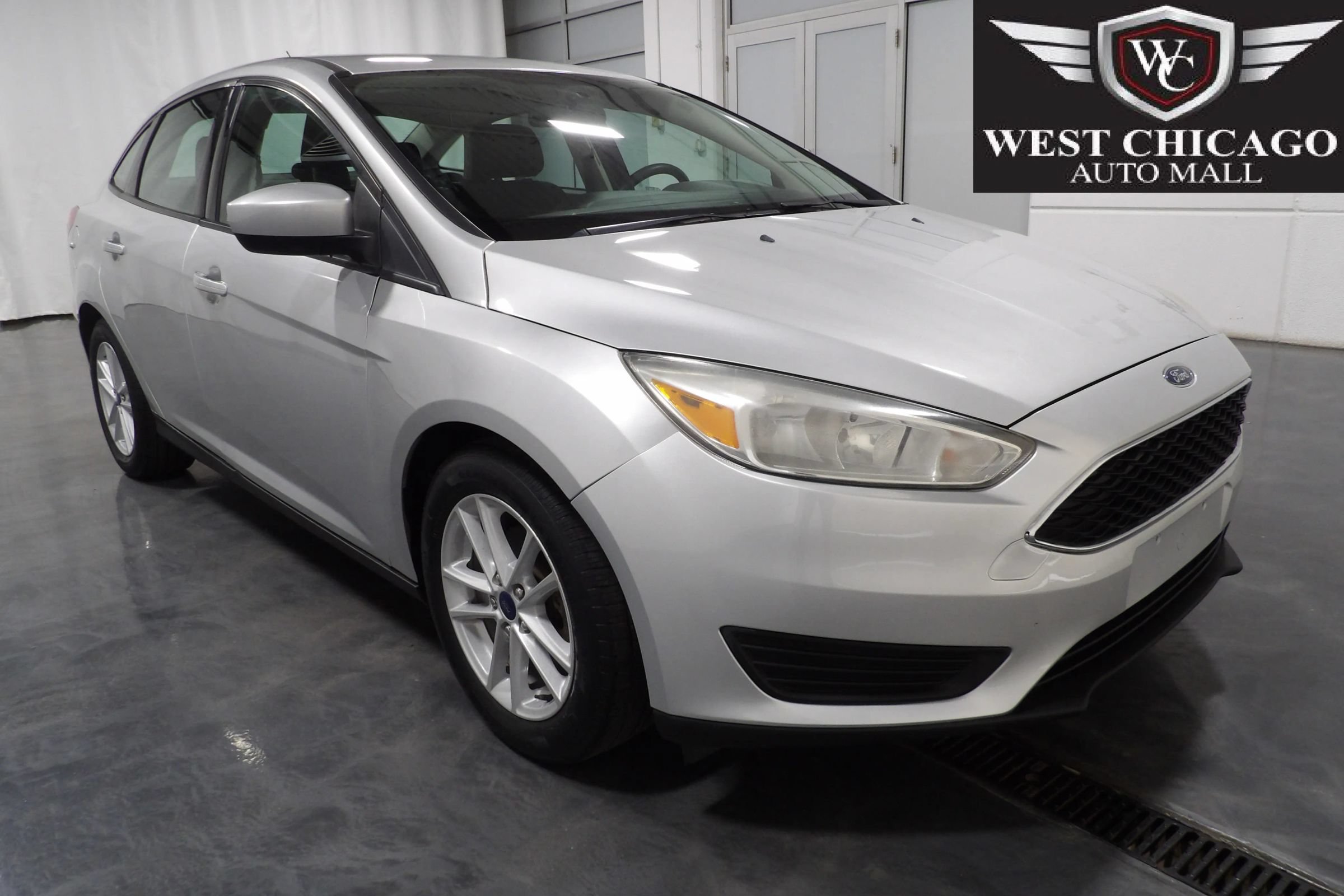 Used 2018 Ford Focus SE FWD image 1