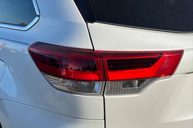Certified 2019 Toyota Highlander XLE AWD/4WD image 20