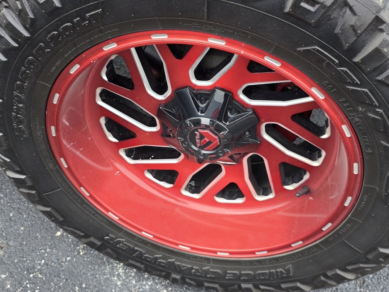 Used 2019 Jeep Wrangler Unlimited Rubicon w/ Dual Top Group image 12