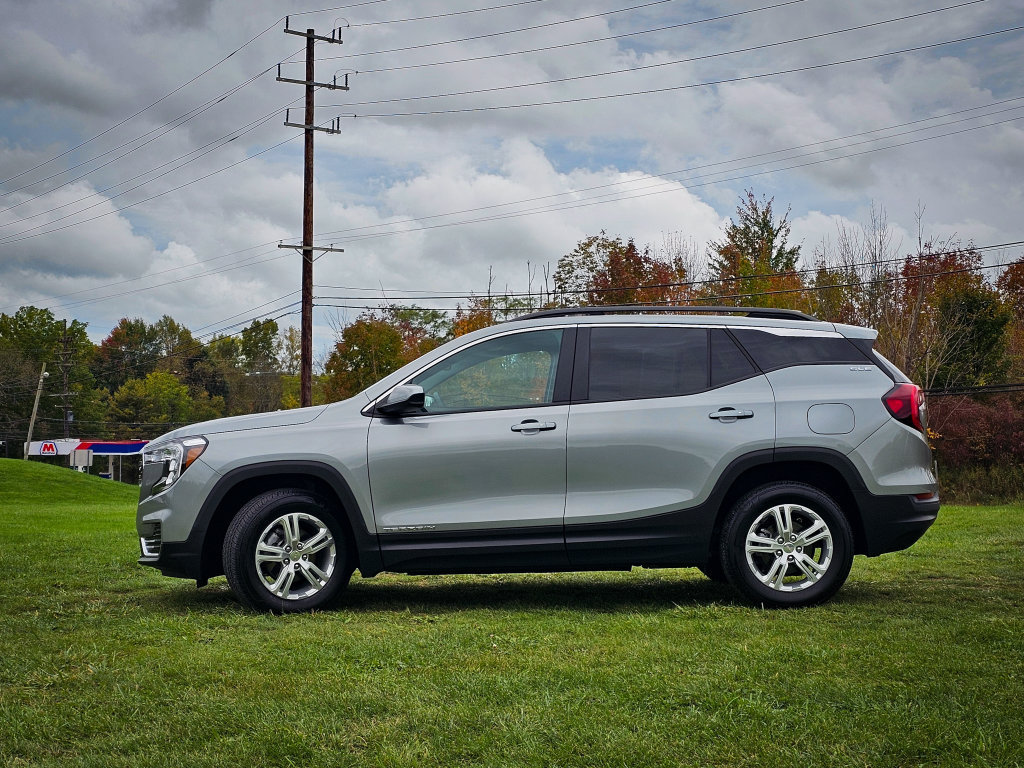 Used 2024 GMC Terrain SLE w/ Driver Convenience Package AWD/4WD image 7