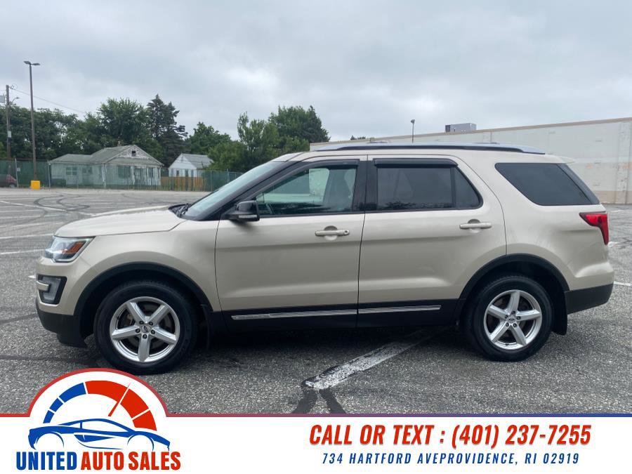 Used 2017 Ford Explorer XLT w/ Equipment Group 201A image 2