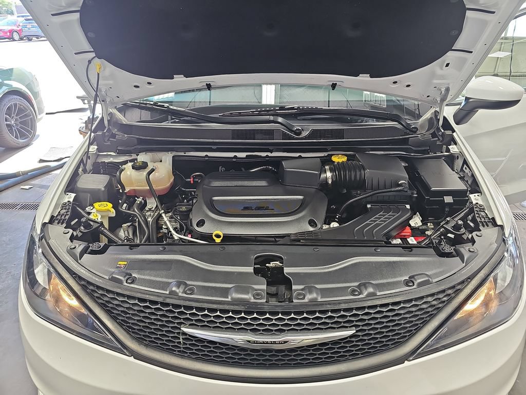 Used 2023 Chrysler Voyager LX FWD image 26