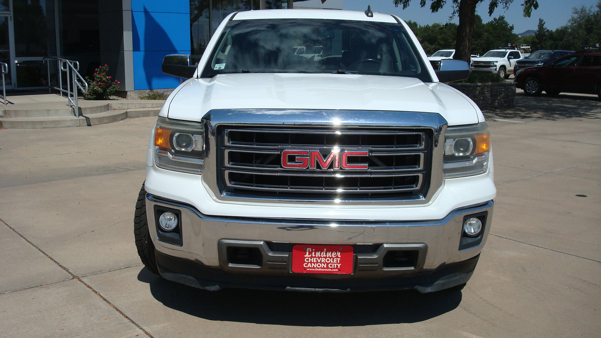 Used 2015 GMC Sierra 1500 SLT w/ Suspension Package, Off-Road AWD/4WD image 2