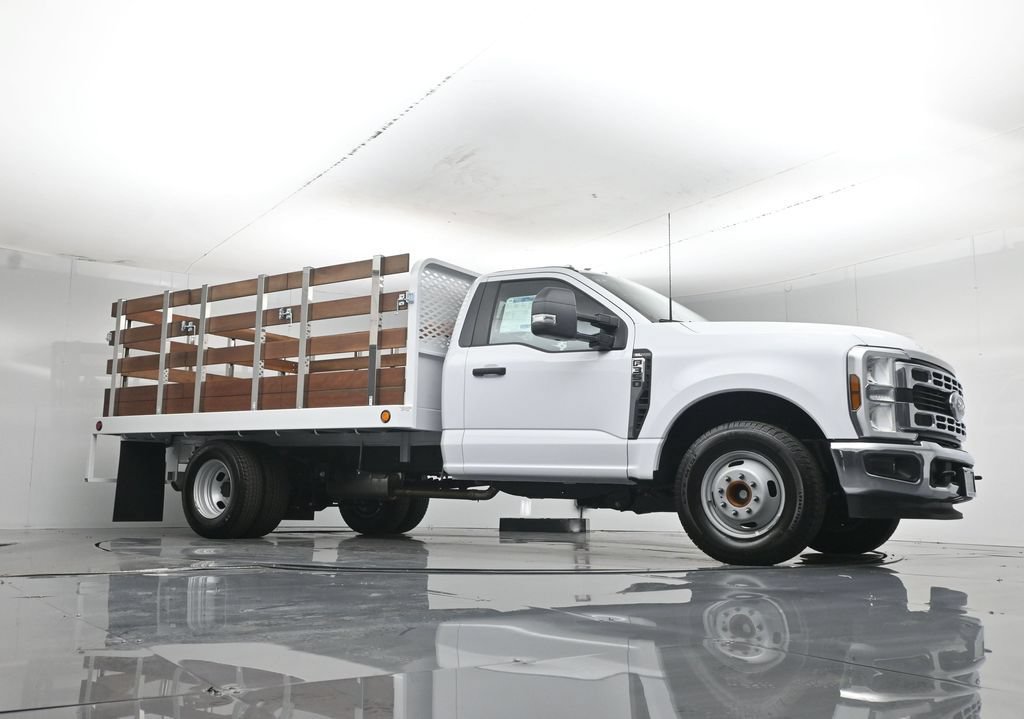 New 2026 Ford F350 XL w/ XL Chrome Package RWD image 3