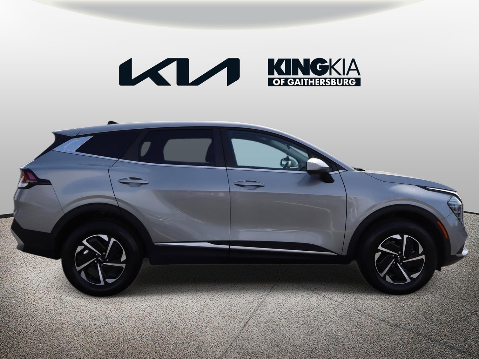 Certified 2025 Kia Sportage LX image 2