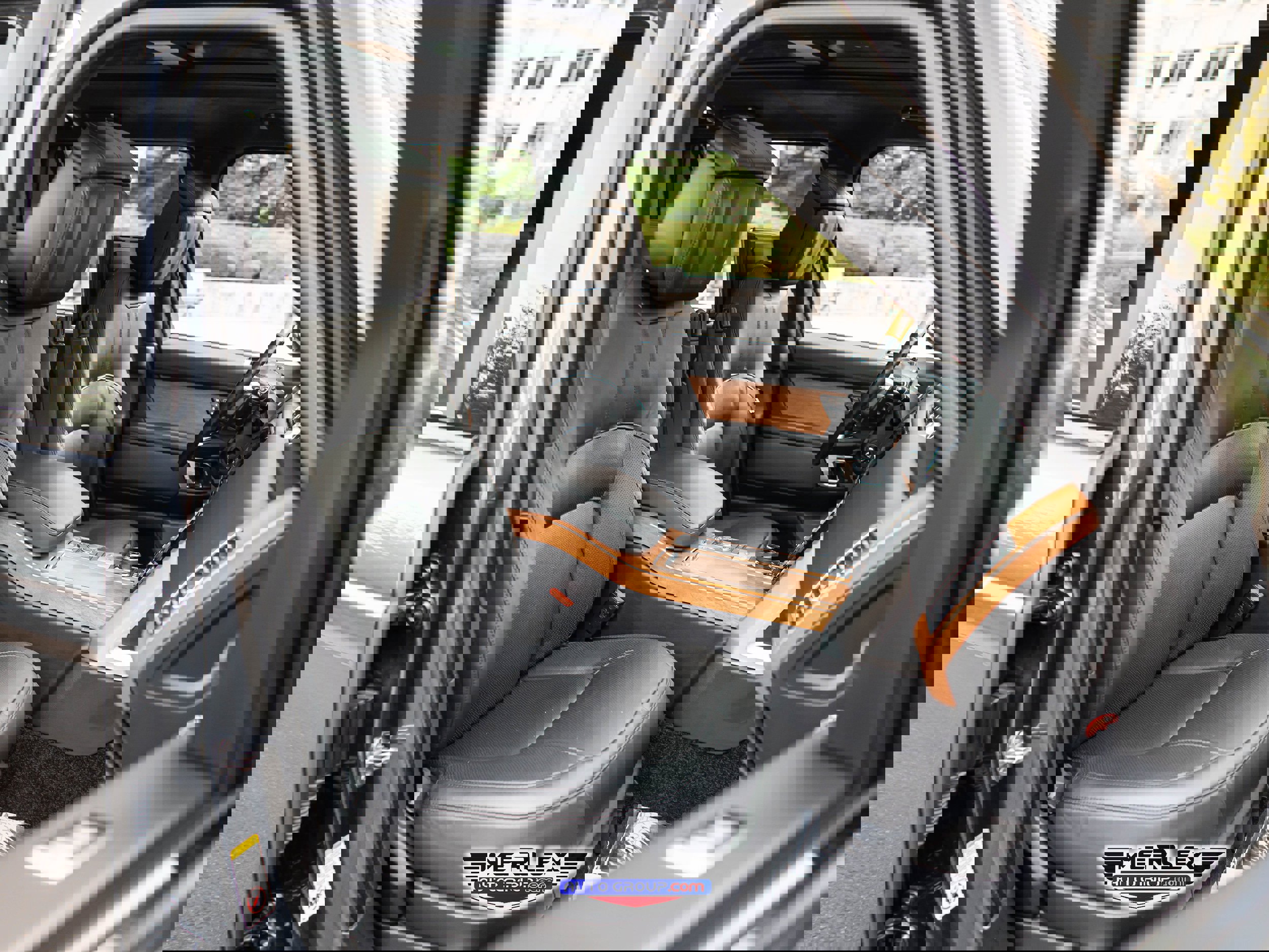 Used 2018 Land Rover Range Rover Long Wheelbase Supercharged image 17