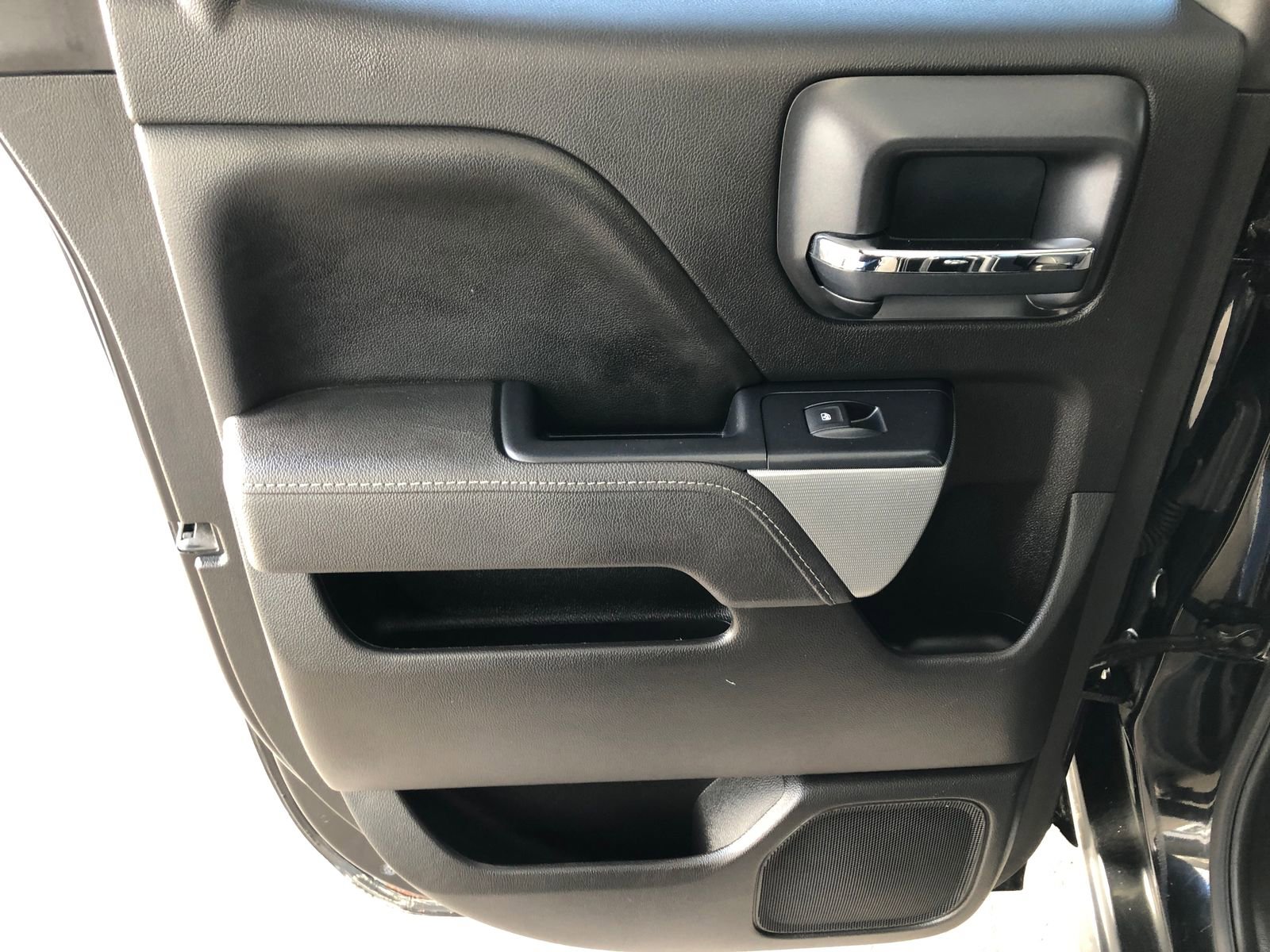 Used 2017 Chevrolet Silverado 1500 LT w/ Midnight Edition image 13