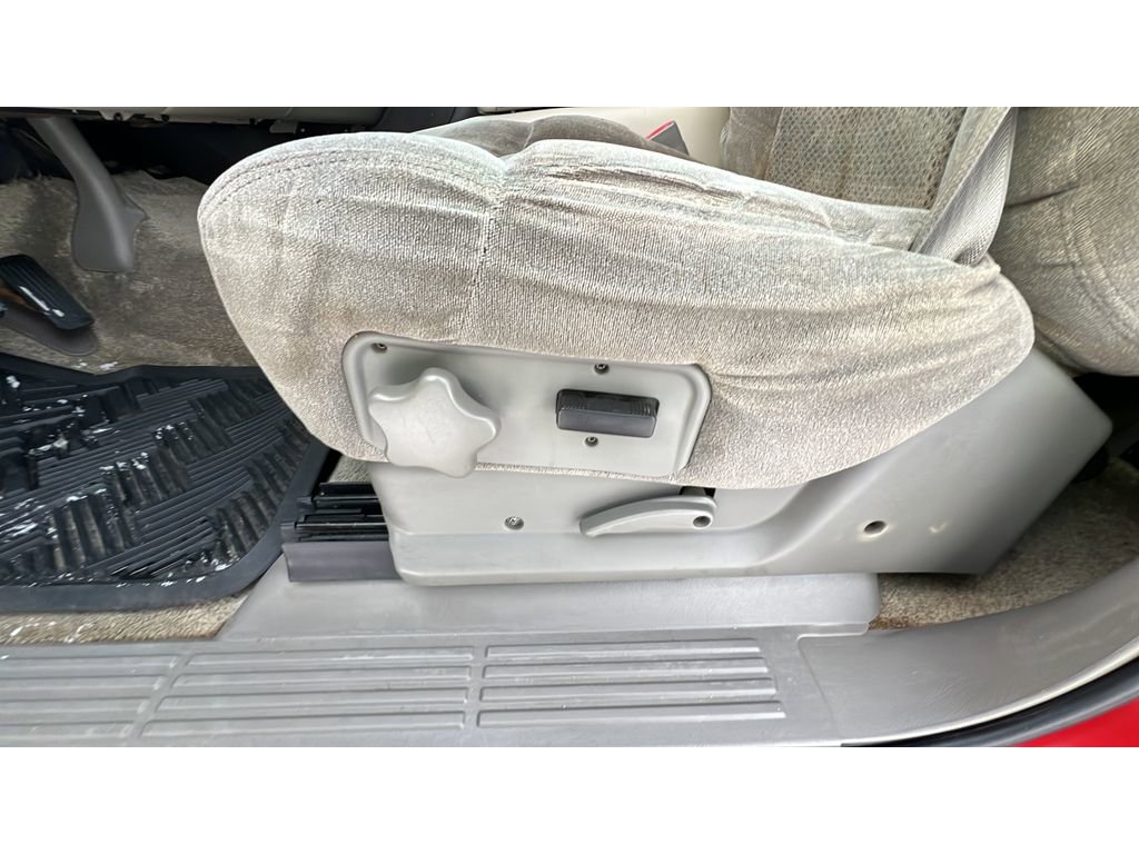 Used 2002 Chevrolet Tahoe LS w/ 3rd Row Seat Pkg image 24