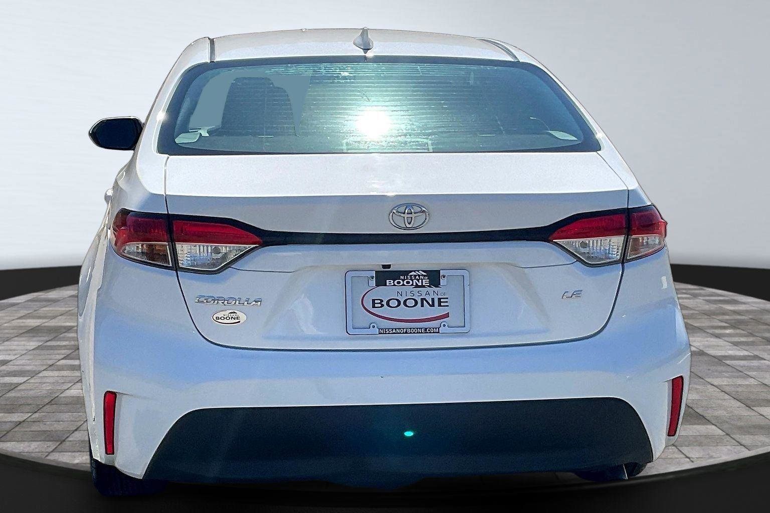 Used 2024 Toyota Corolla LE FWD image 4