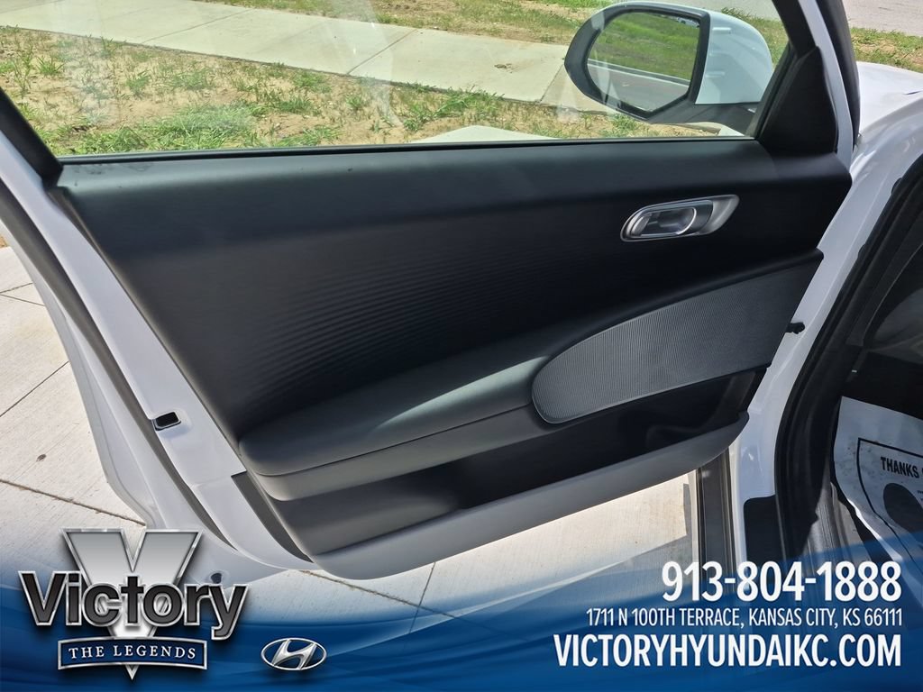 Used 2025 Hyundai Ioniq 6 SE RWD image 10