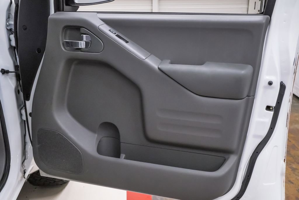 Used 2016 Nissan Frontier SV RWD image 26