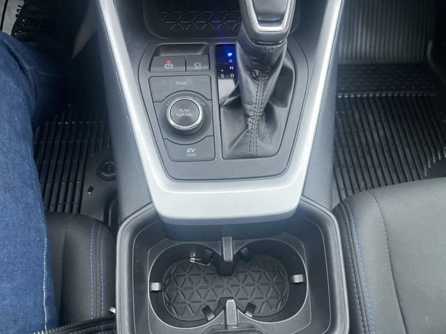 Used 2022 Toyota RAV4 SE image 30