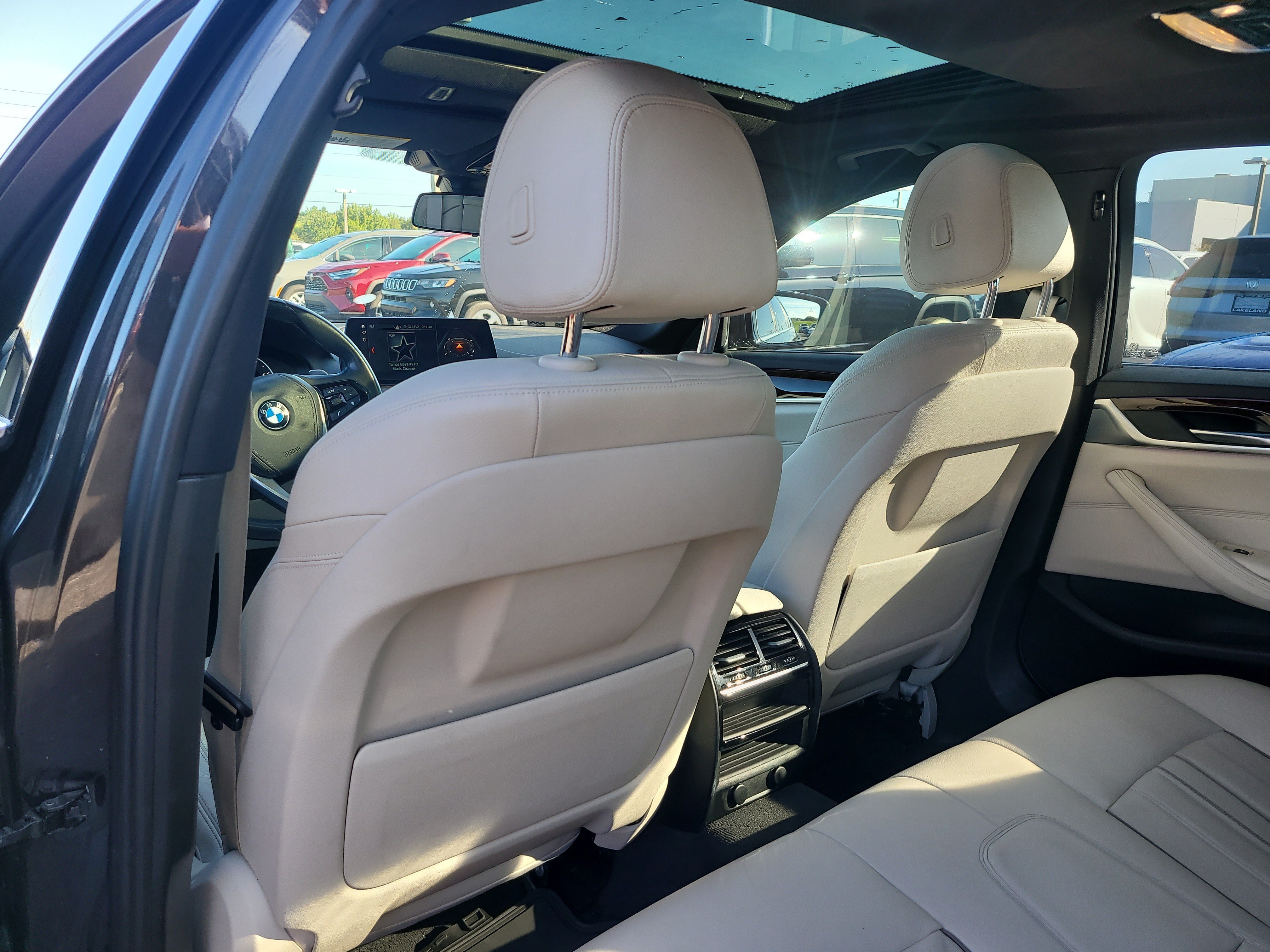 Used 2018 BMW 540i w/ Premium Package RWD image 11
