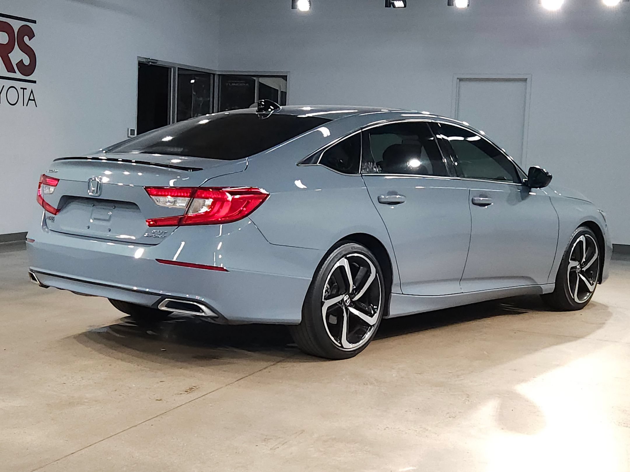 Used 2022 Honda Accord Sport image 7