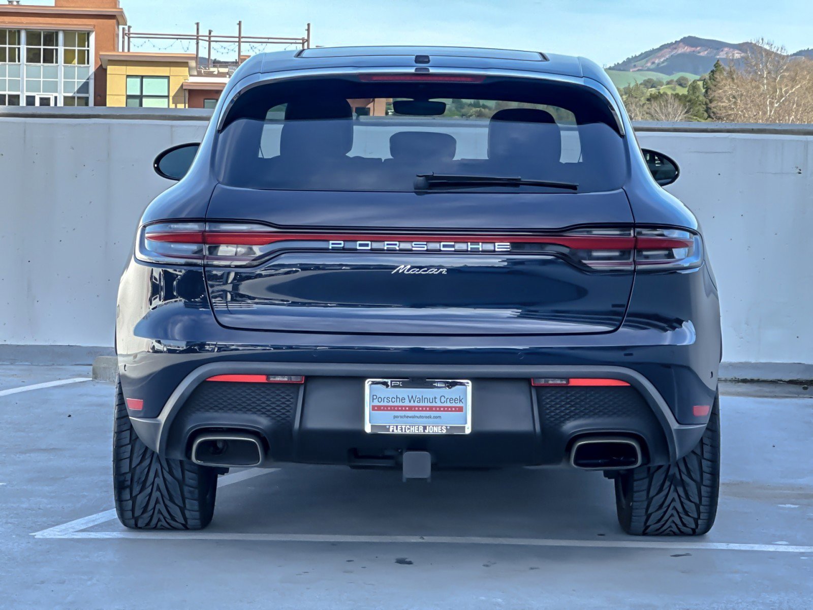 Certified 2023 Porsche Macan w/ Premium Package Plus image 7