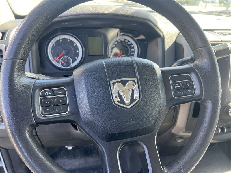 Used 2018 RAM 3500 Tradesman w/ Chrome Appearance Group RWD image 18