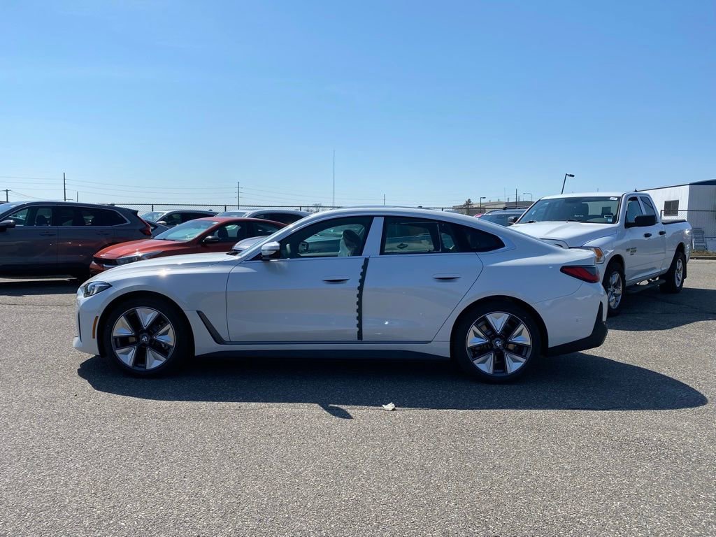 New 2026 BMW i4 xDrive40i w/ Premium Package AWD/4WD image 4