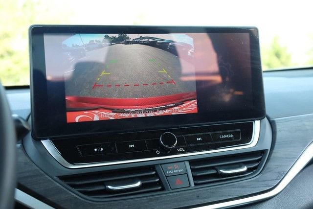 Certified 2025 Nissan Altima 2.5 SV w/ SV Premium Package FWD image 13