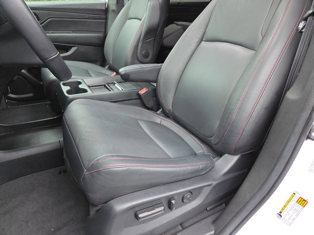 Certified 2023 Honda Odyssey Sport image 32