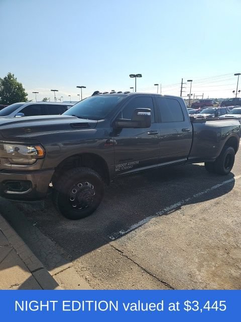 Used 2023 RAM 3500 Big Horn w/ Night Edition AWD/4WD image 4