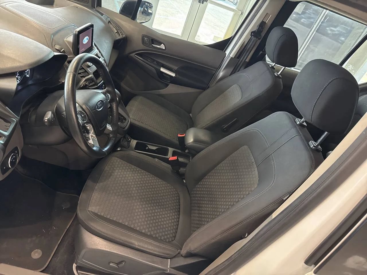 Used 2022 Ford Transit Connect XLT FWD image 18