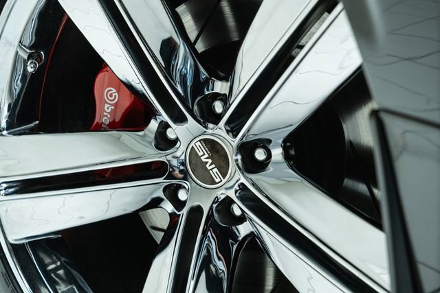Used 2010 Dodge Challenger SRT8 w/ SRT Option Group II RWD image 6