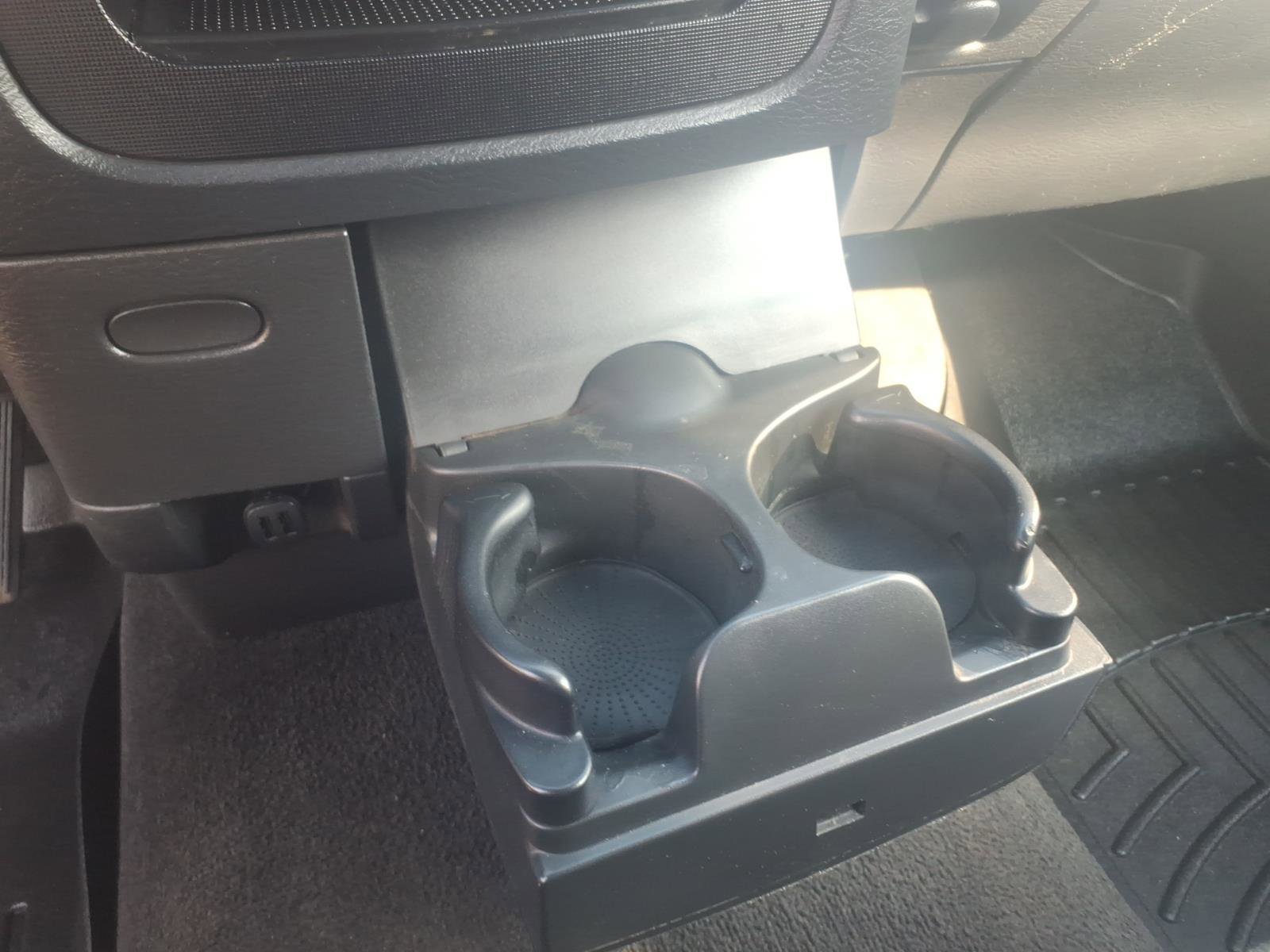 Used 2004 Dodge Ram 1500 Truck ST w/ ST Value Group image 18