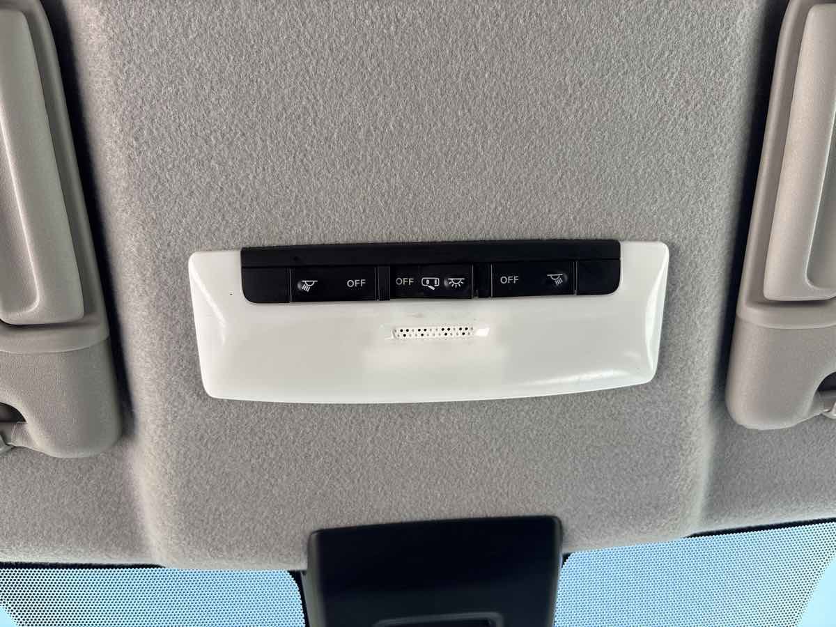 Used 2020 Nissan Kicks S FWD image 27