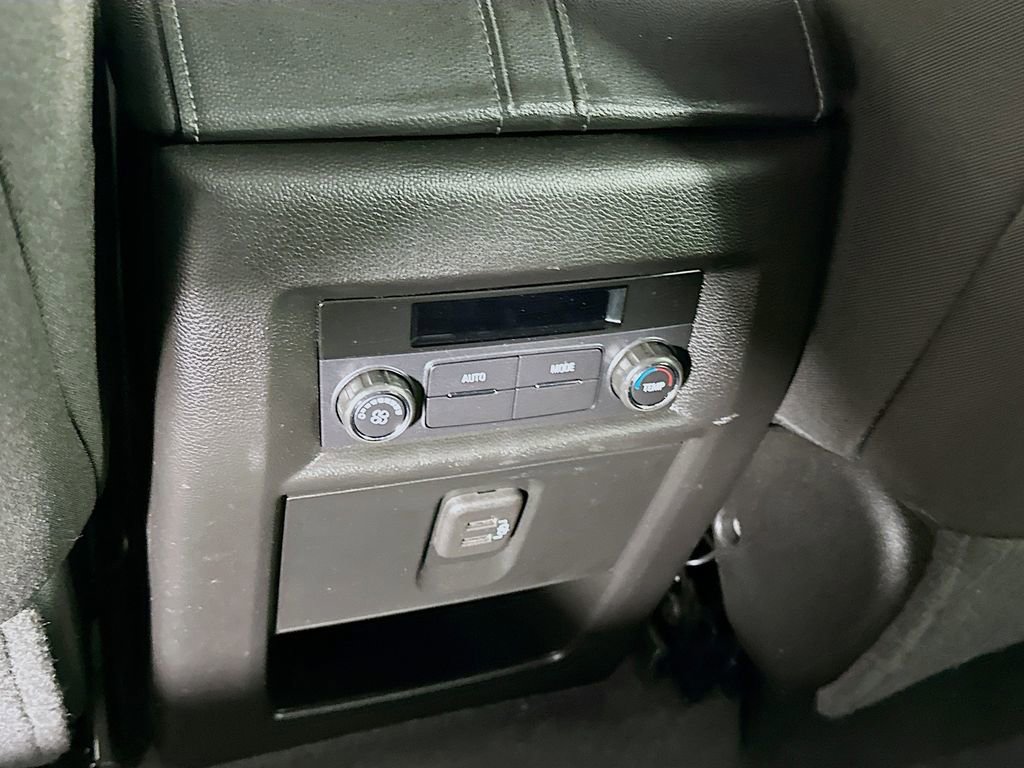 Used 2023 Chevrolet Traverse LT image 34