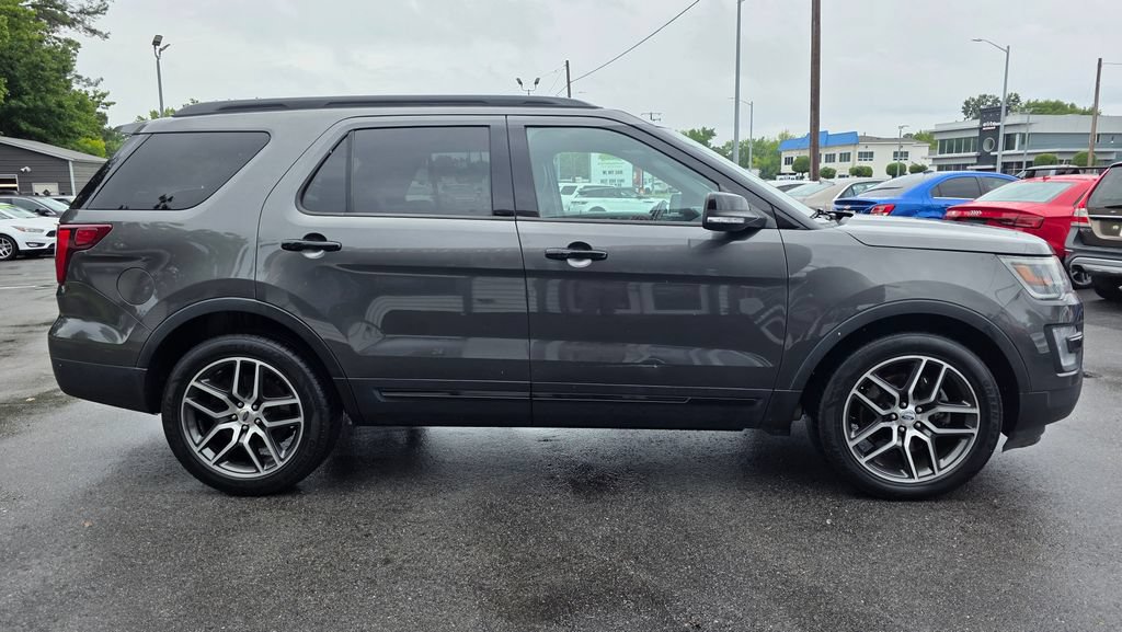 Used 2017 Ford Explorer Sport w/ Equipment Group 401A AWD/4WD image 4