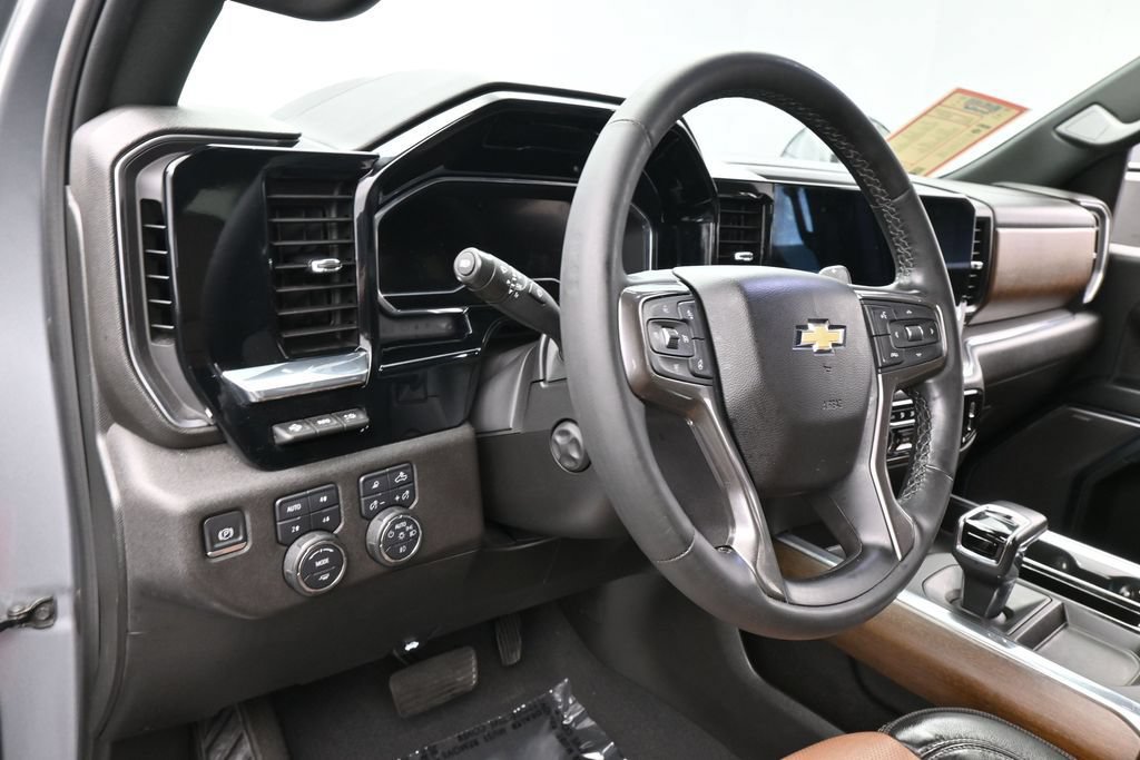 Used 2024 Chevrolet Silverado 1500 High Country w/ Technology Package AWD/4WD image 17