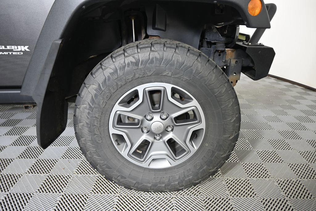 Used 2018 Jeep Wrangler Unlimited Rubicon w/ Dual Top Group AWD/4WD image 11