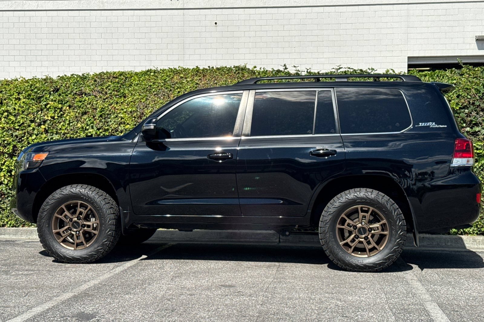 Used 2020 Toyota Land Cruiser Heritage Edition AWD/4WD image 7