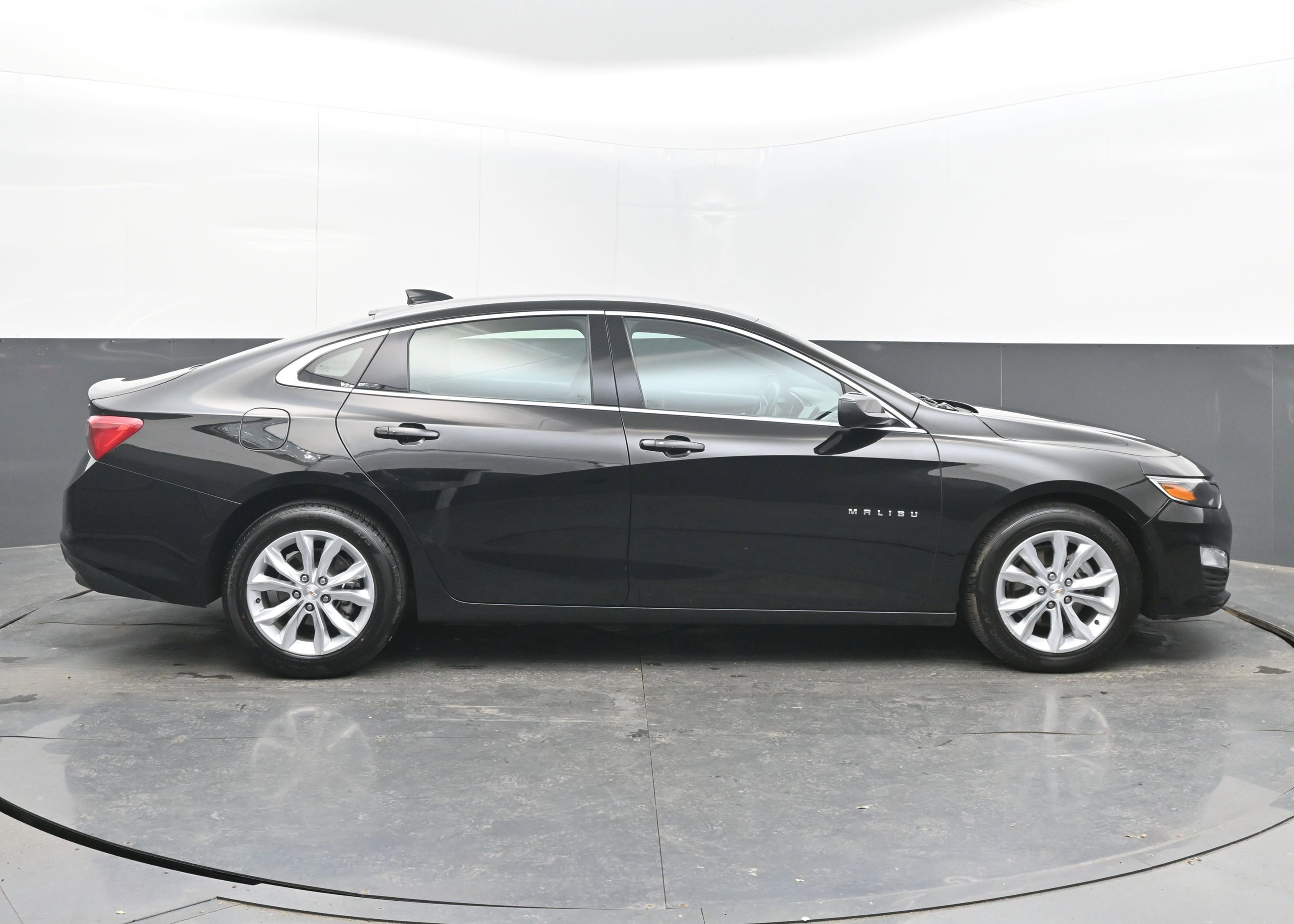 Used 2024 Chevrolet Malibu LT image 10