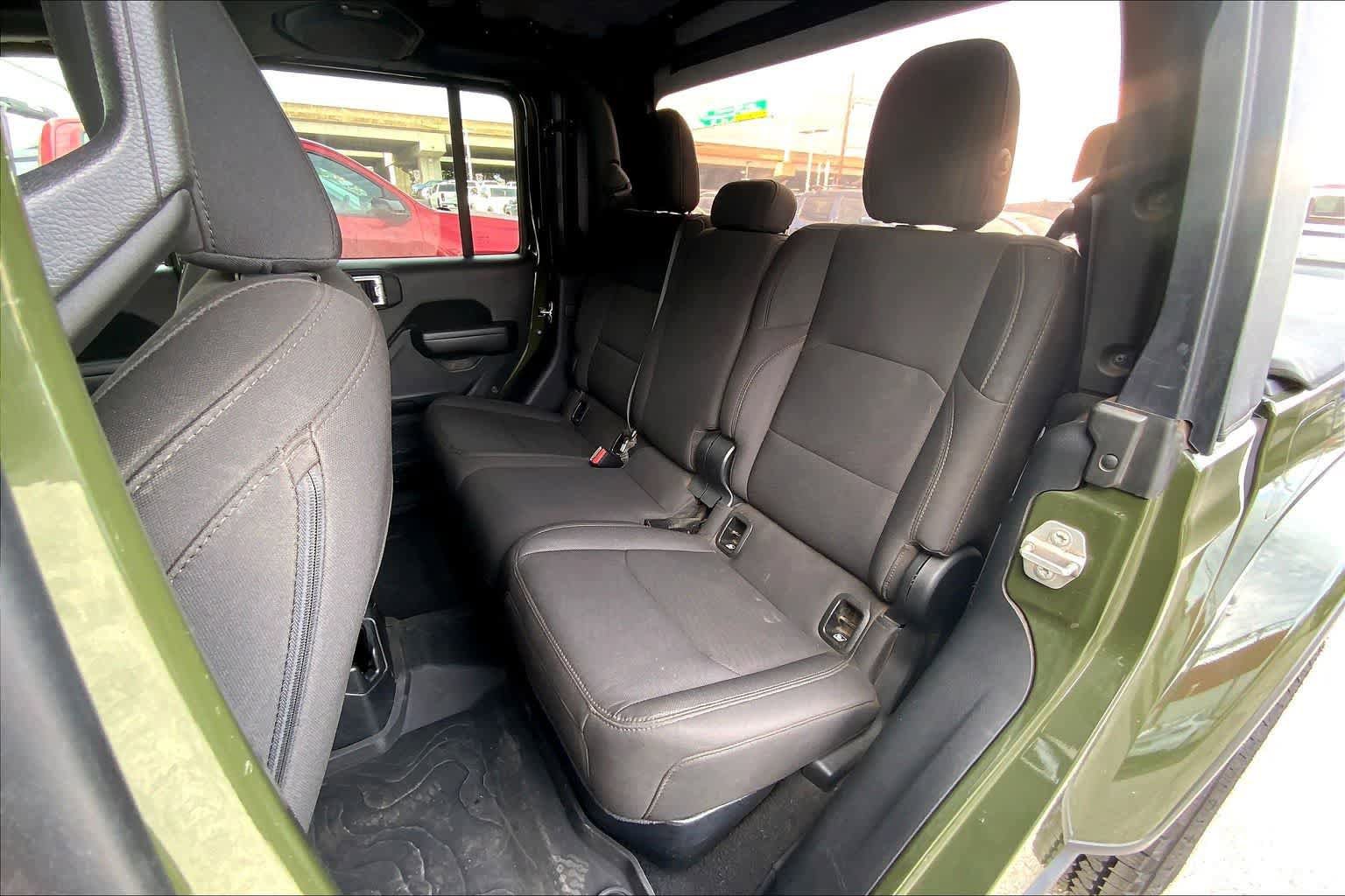 Used 2022 Jeep Gladiator Sport AWD/4WD image 29