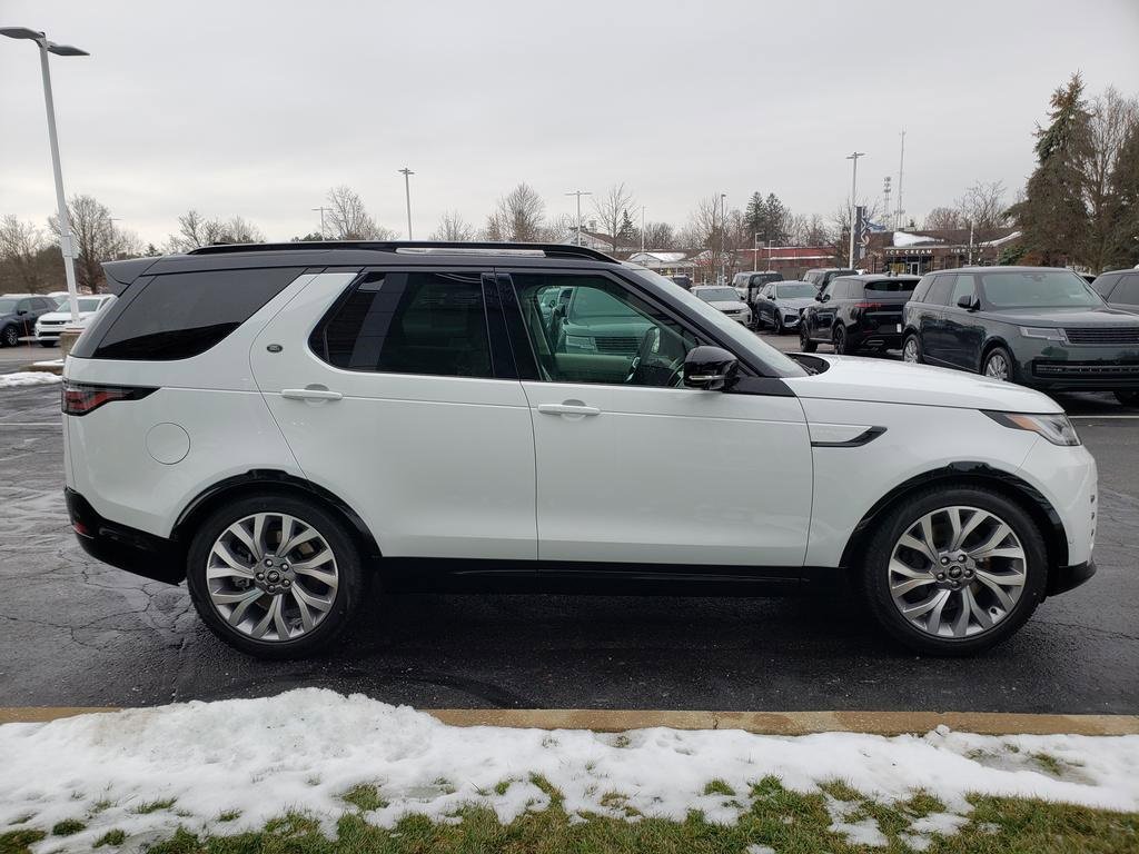 New 2026 Land Rover Discovery Limited Edition image 4