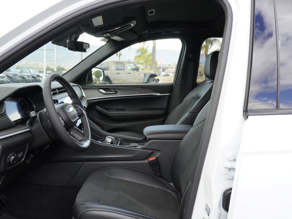 New 2026 Jeep Grand Cherokee Altitude AWD/4WD image 20