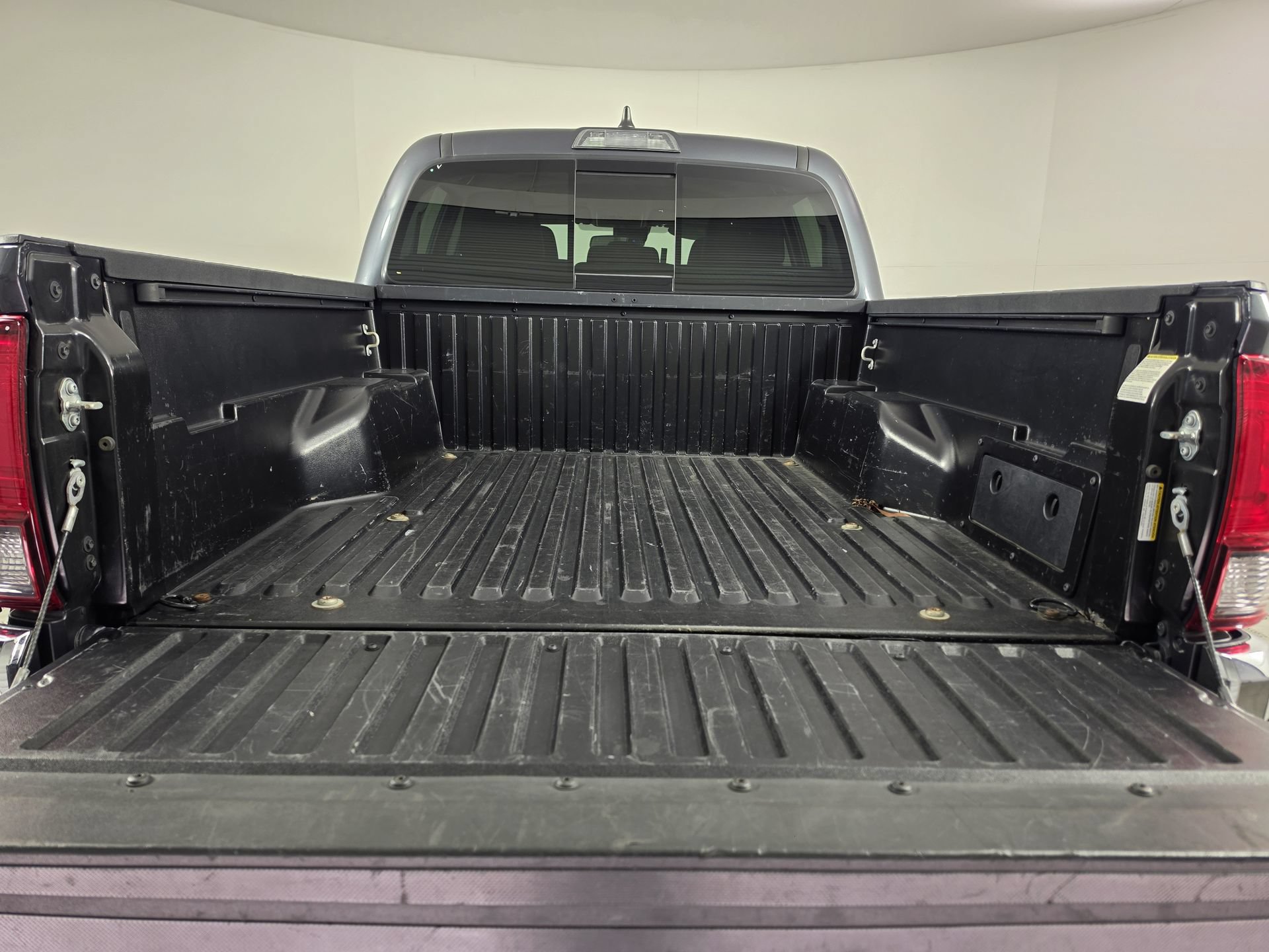 Used 2023 Toyota Tacoma SR5 AWD/4WD image 47