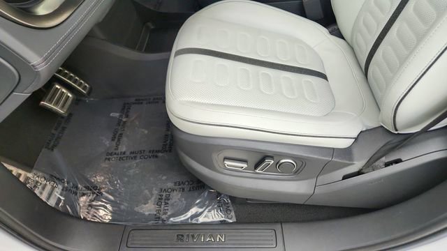 Used 2024 Rivian R1S Adventure AWD/4WD image 38
