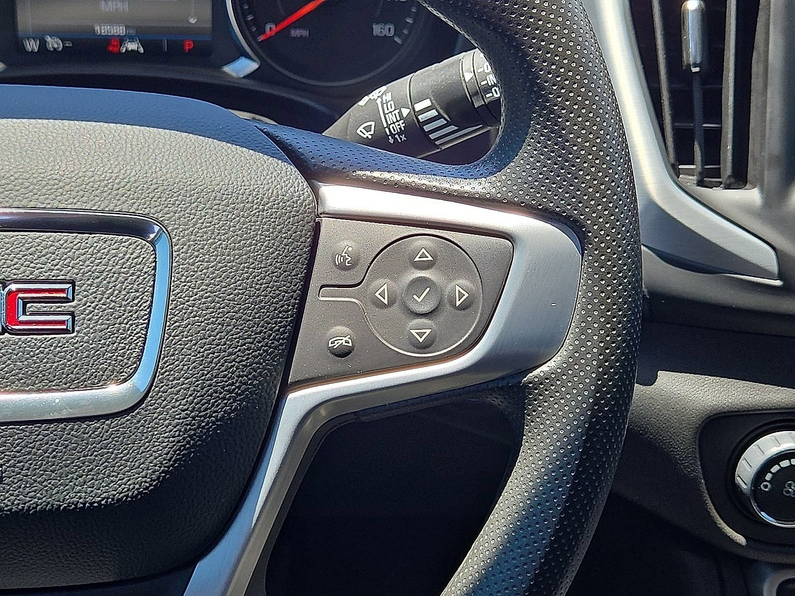 Used 2024 GMC Terrain SLE FWD image 20