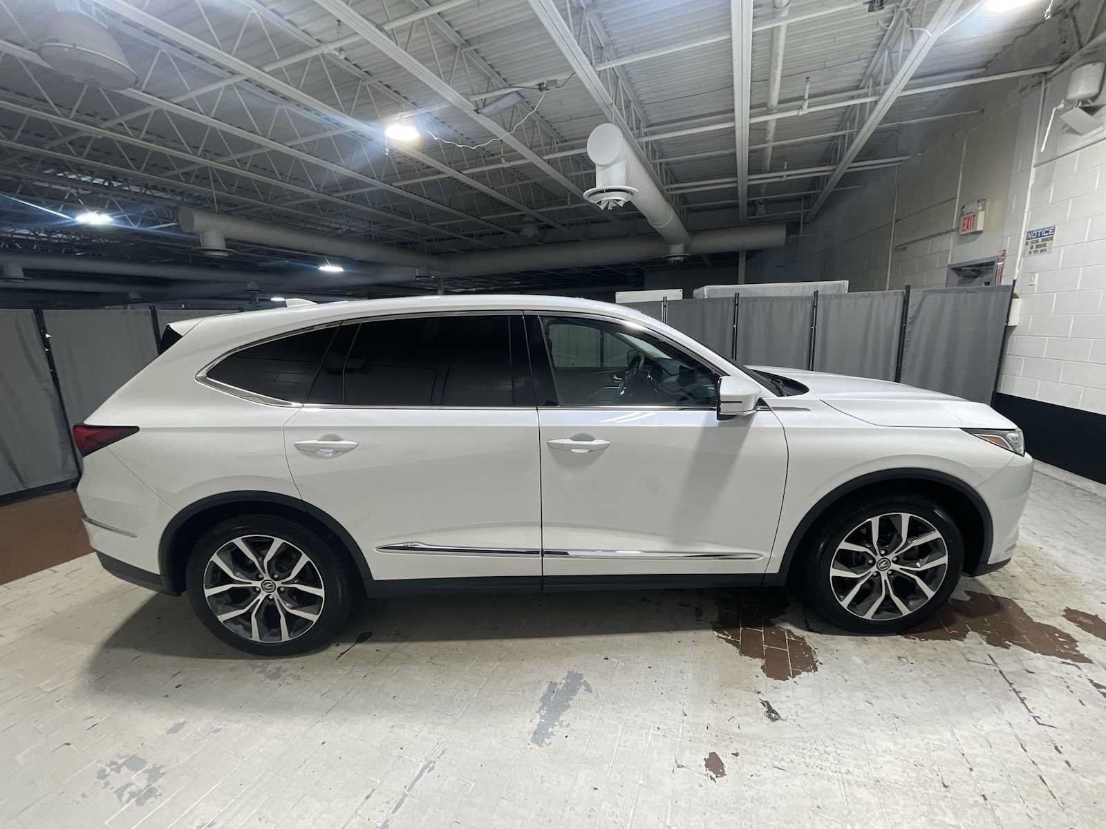 Certified 2022 Acura MDX w/ Technology Package AWD/4WD image 26