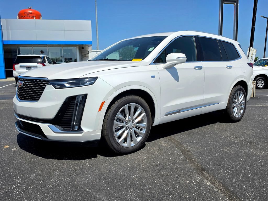 Used 2025 Cadillac XT6 Premium Luxury w/ LPO, Floor Liner Package AWD/4WD image 2