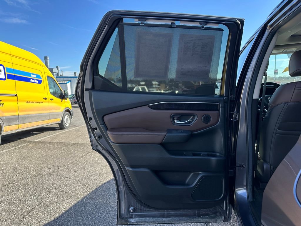 Used 2025 Honda Pilot Elite image 14