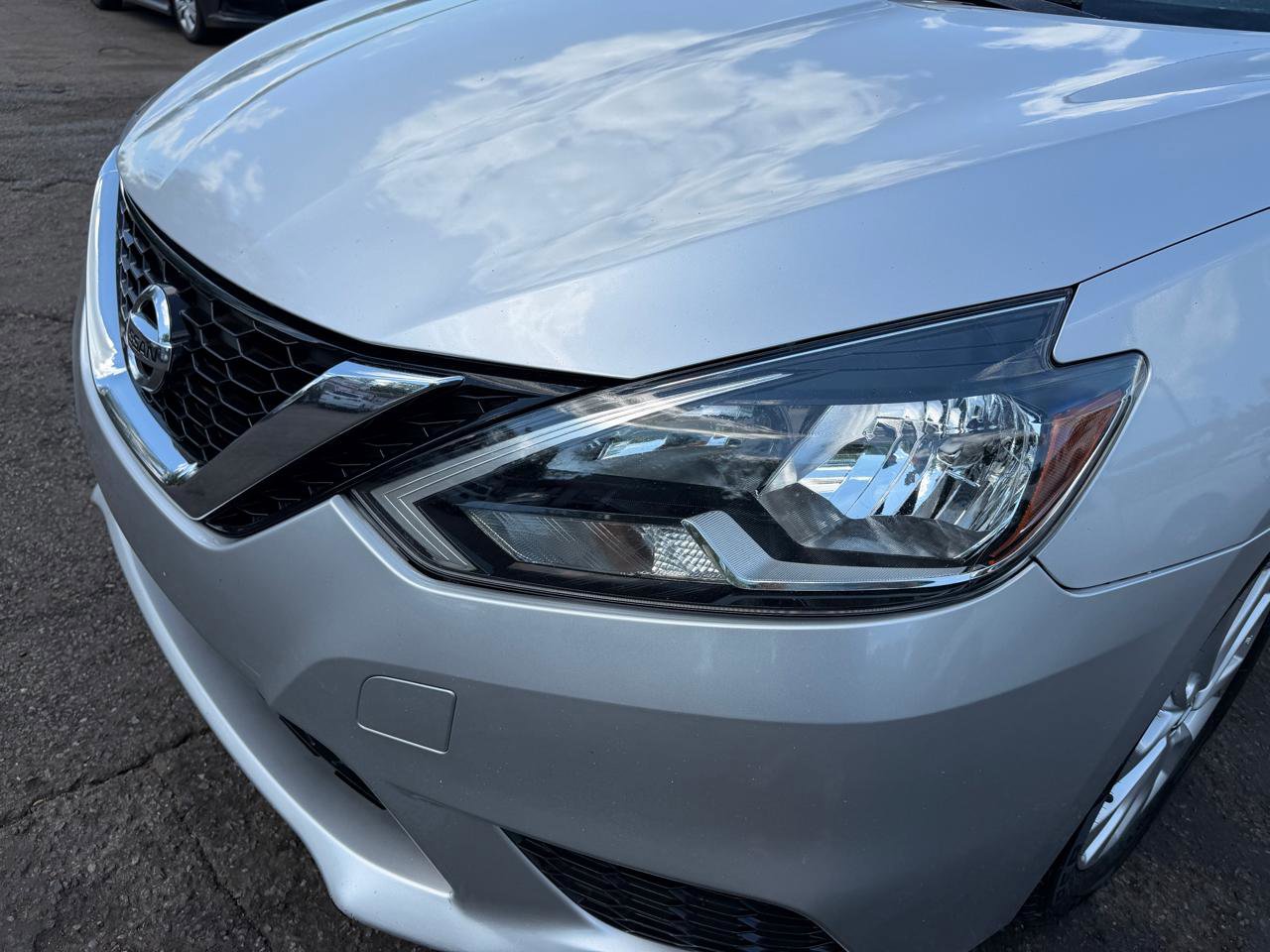 Used 2016 Nissan Sentra SV w/ Style Package image 9