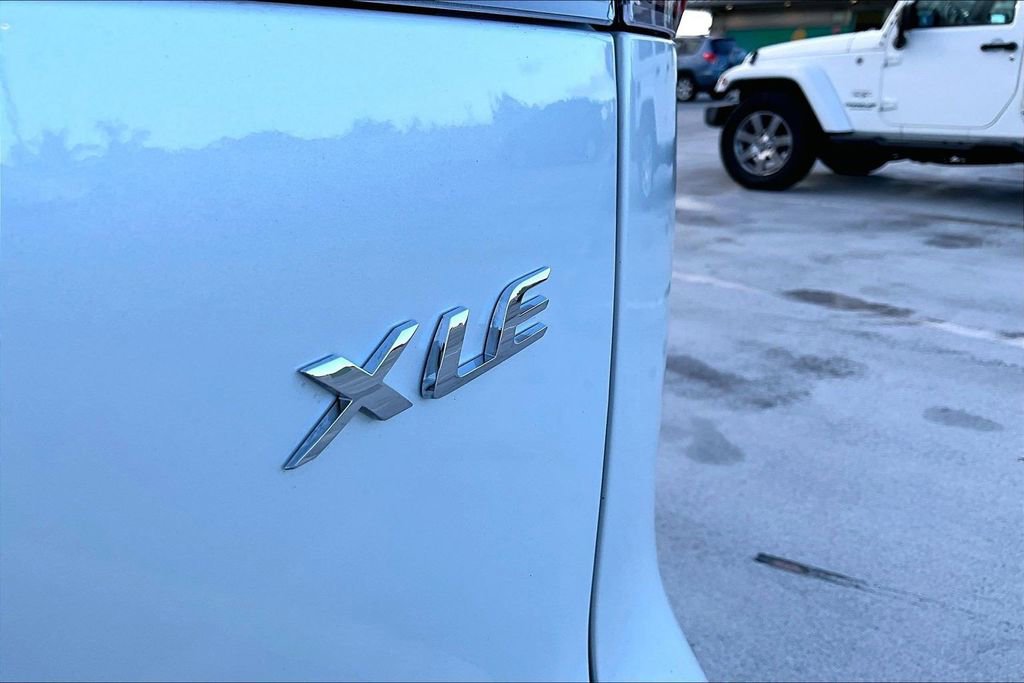 Used 2023 Toyota Corolla Cross XLE FWD image 34