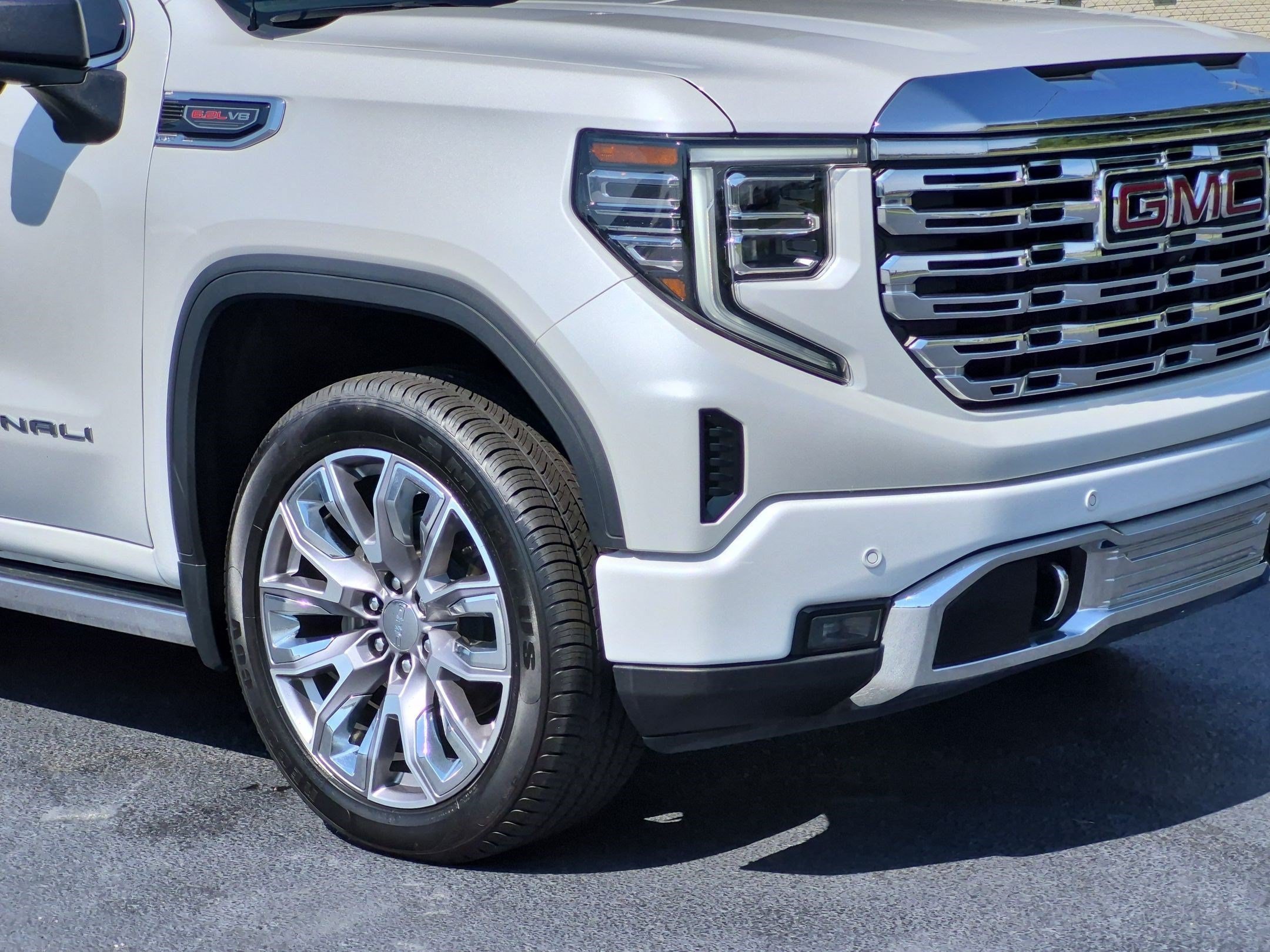 Used 2023 GMC Sierra 1500 Denali AWD/4WD image 9